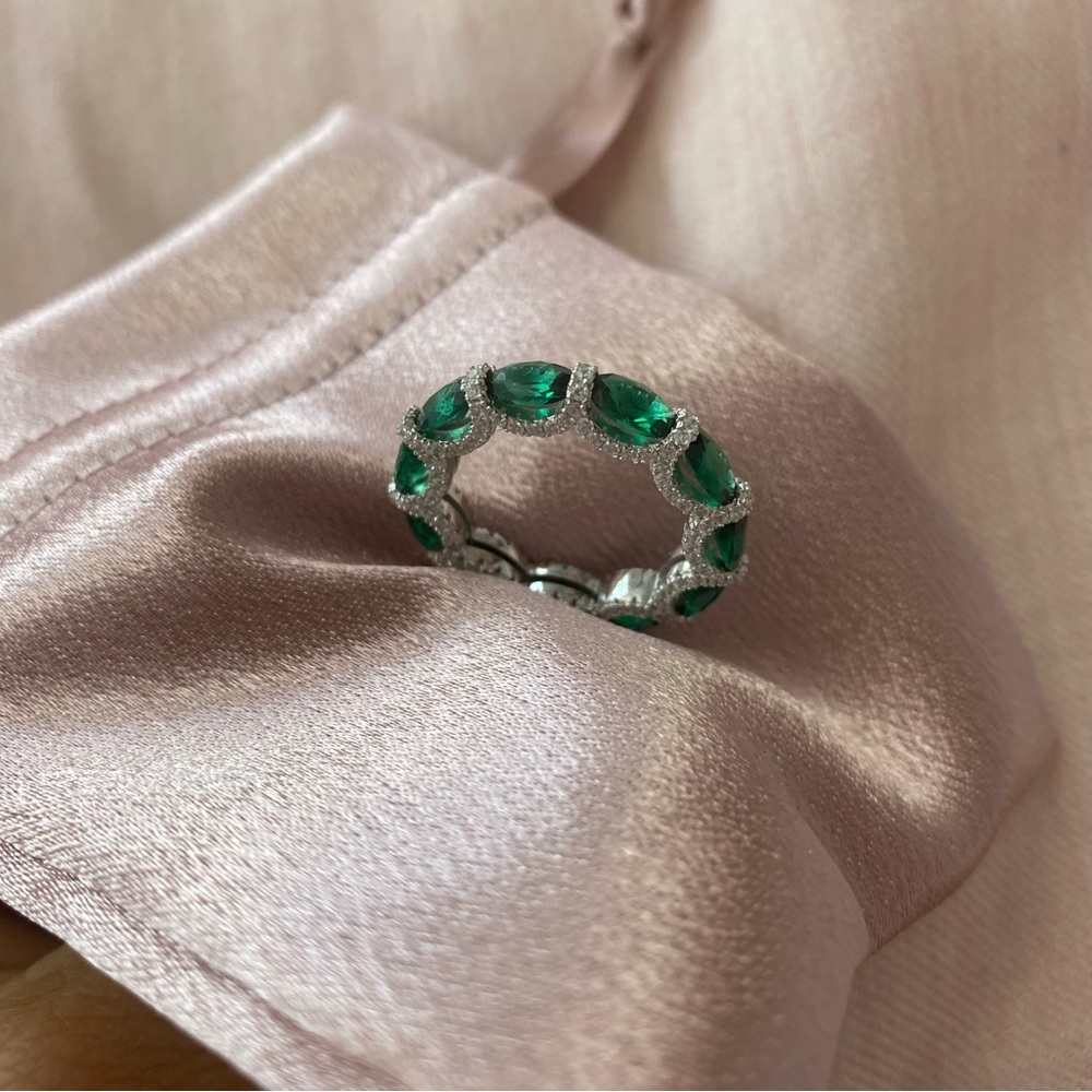 Sterling Silver Emerald Green Oval Gemstone Ring with Halo - Picture 5 of 9